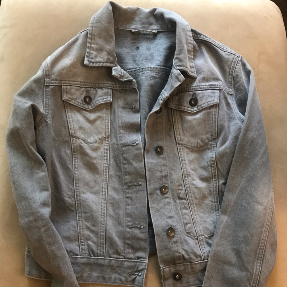 Classic chic Gap gray denim jacket